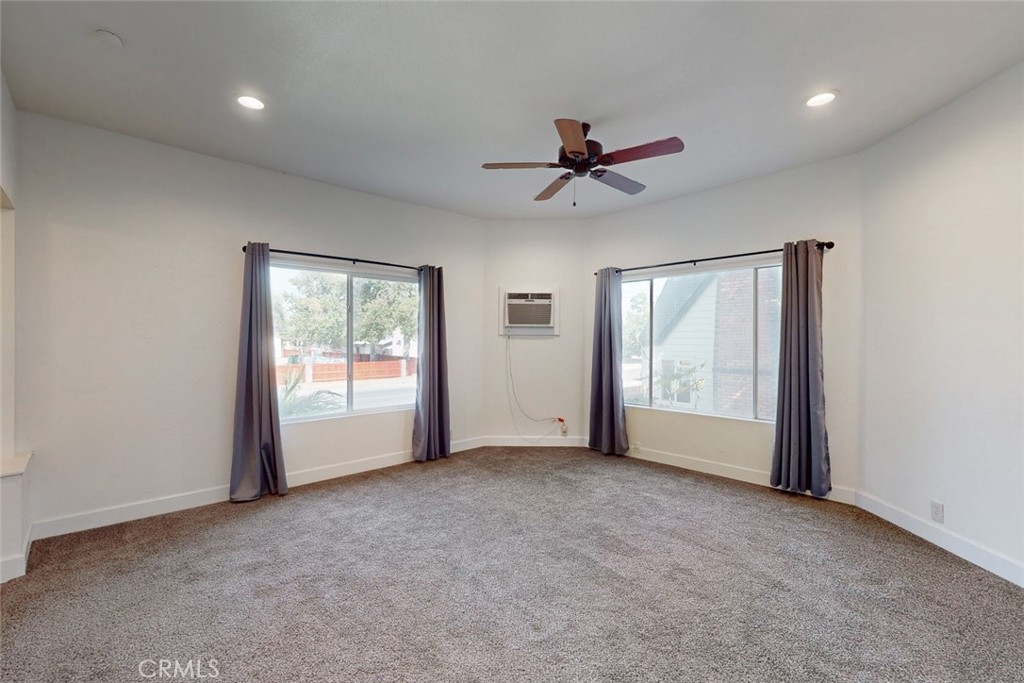 1585 Sycamore Street Property Photo 13