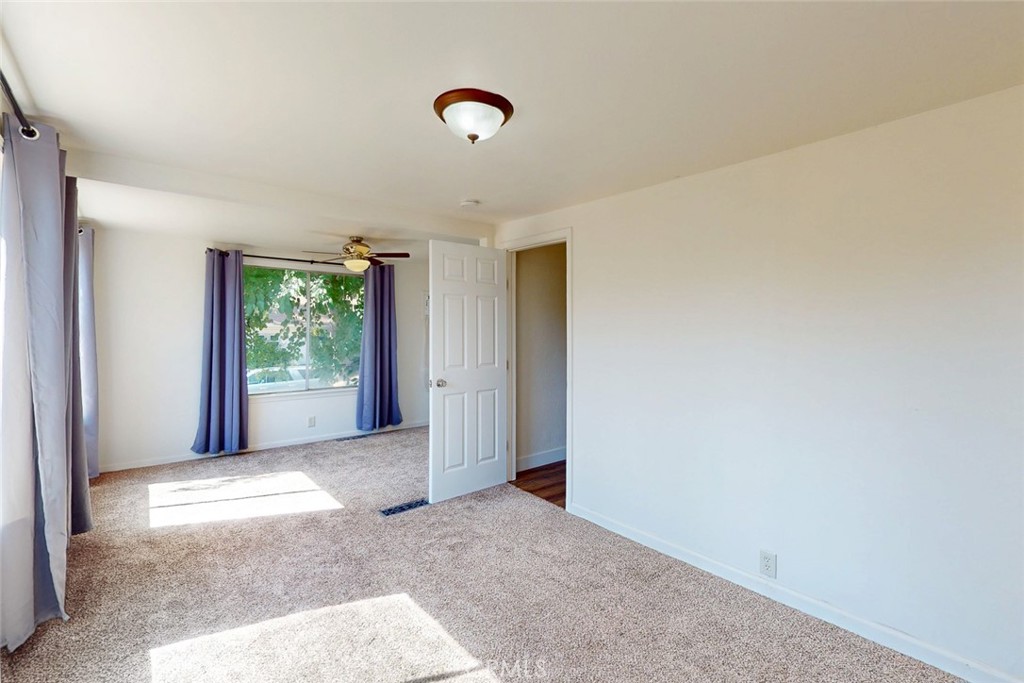 1585 Sycamore Street Property Photo 26