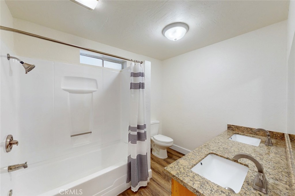 1585 Sycamore Street Property Photo 32