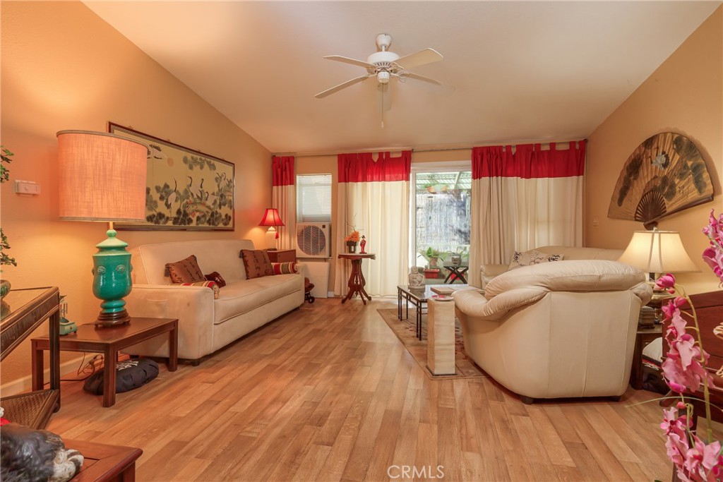 437 Summerwood Parkway Property Photo 6