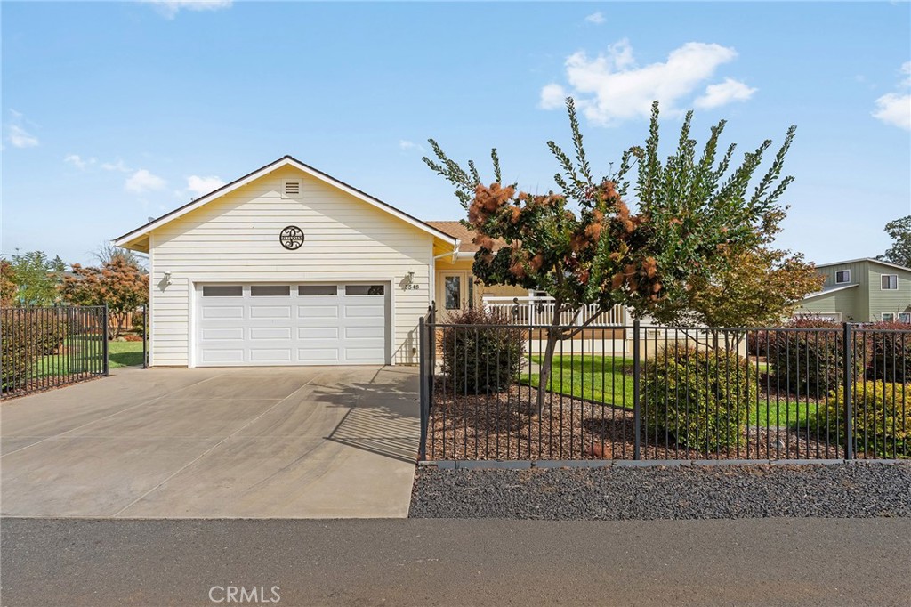 5548 Kemlyn Lane Property Photo 3