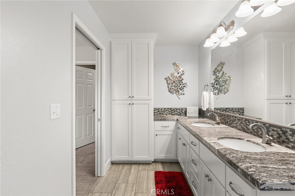 5548 Kemlyn Lane Property Photo 19