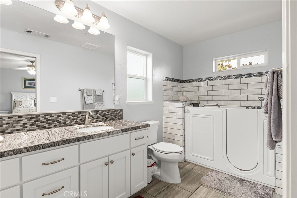 5548 Kemlyn Lane Property Photo 20