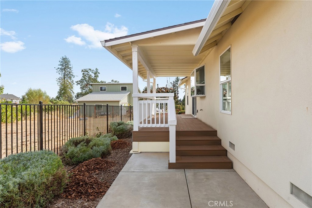 5548 Kemlyn Lane Property Photo 32