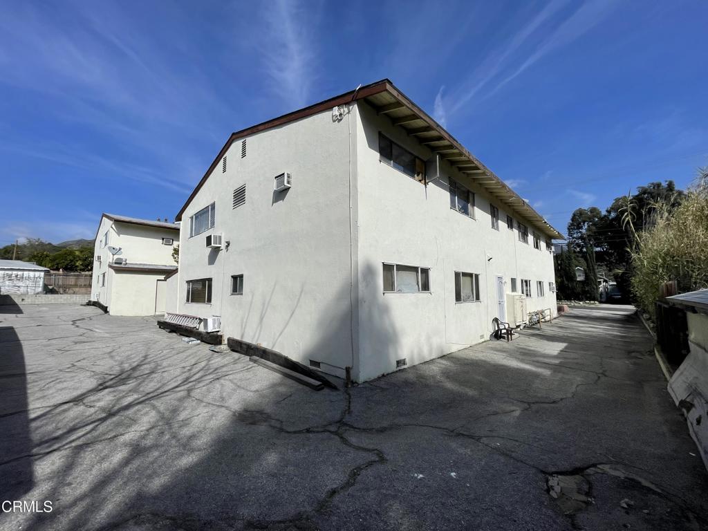 10039 Haines Canyon Avenue Property Photo 11