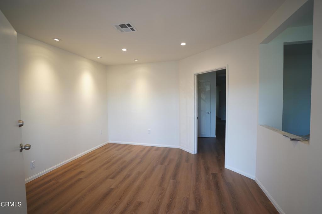 731 W Emerson Avenue Property Photo 3