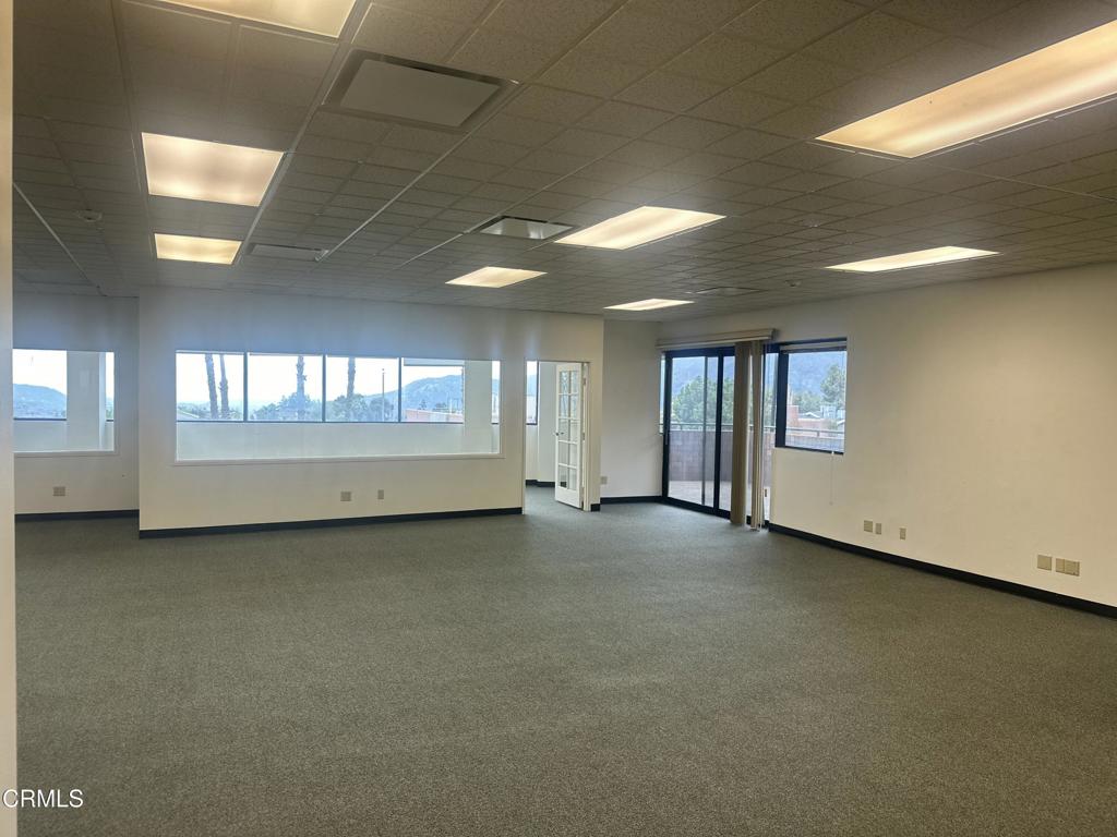 4515 Ocean View Boulevard Property Photo 8