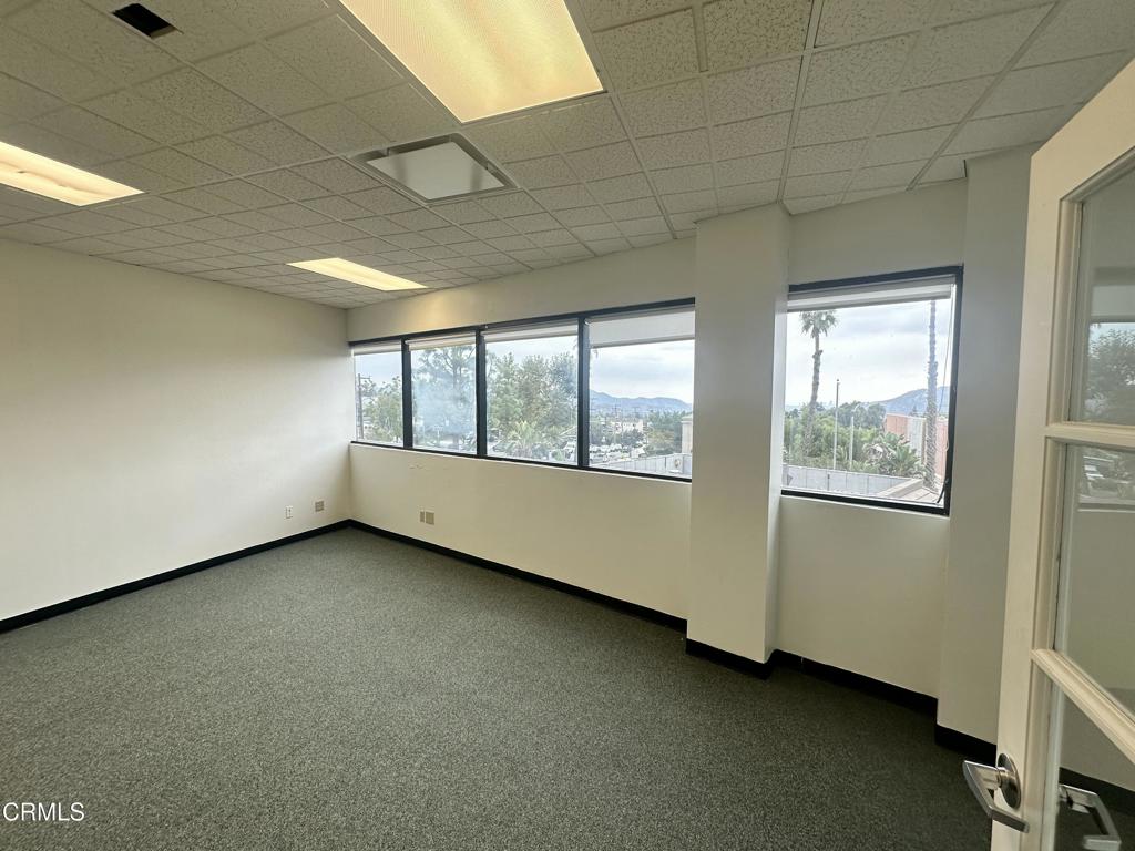 4515 Ocean View Boulevard Property Photo 17