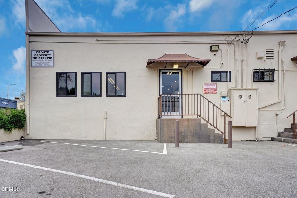 930 Foothill Boulevard Property Photo 3