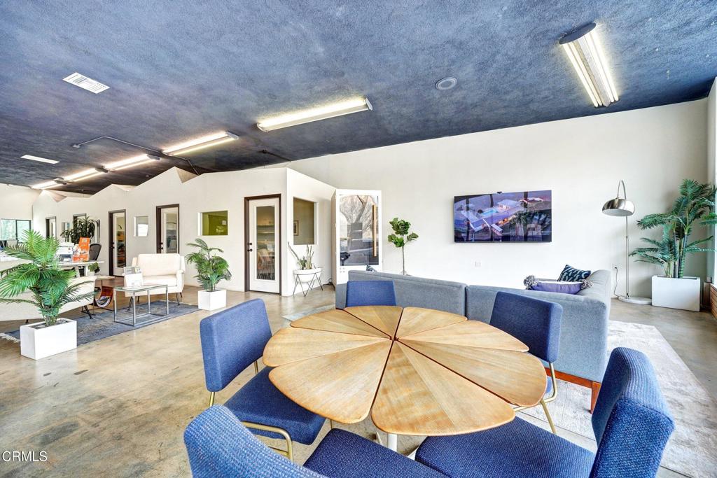 930 Foothill Boulevard Property Photo 8