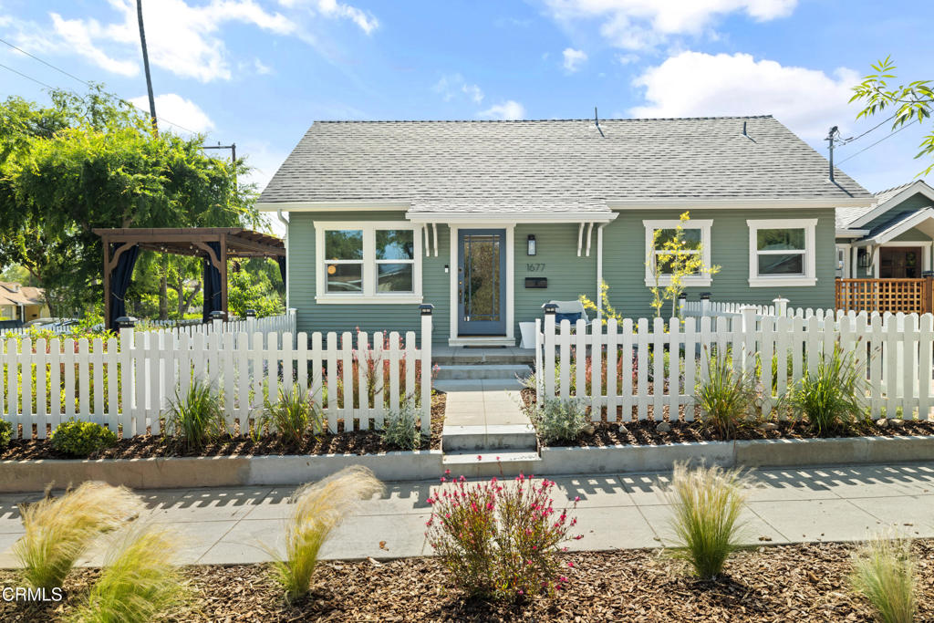 1677 N Sierra Bonita Avenue Property Photo