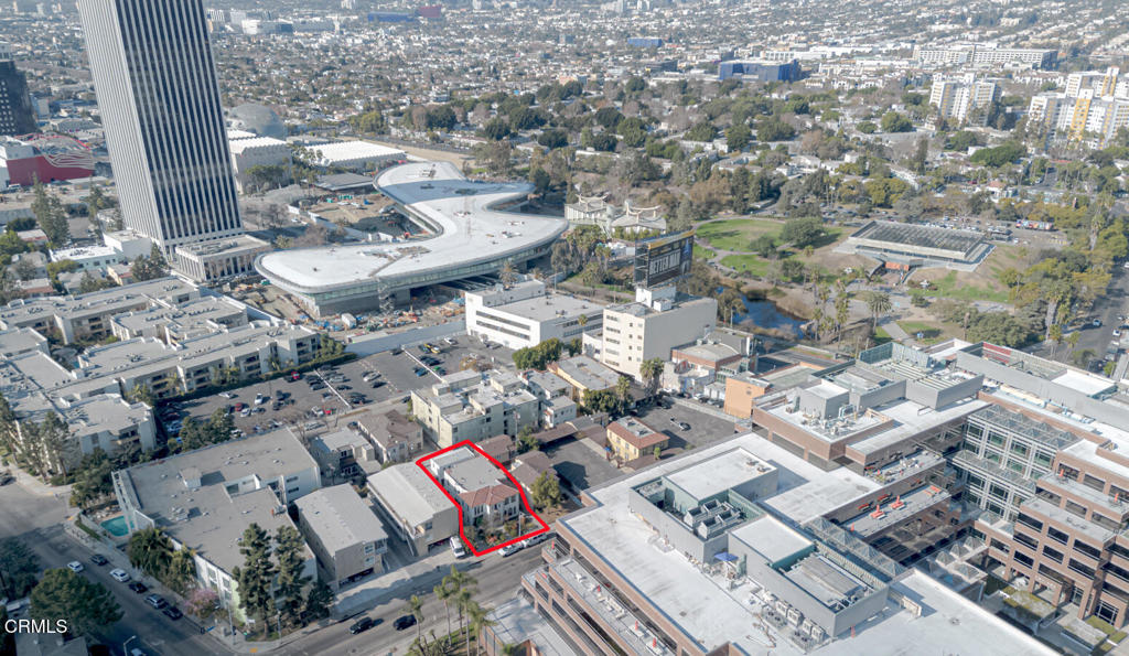 741 S Curson Avenue Property Photo