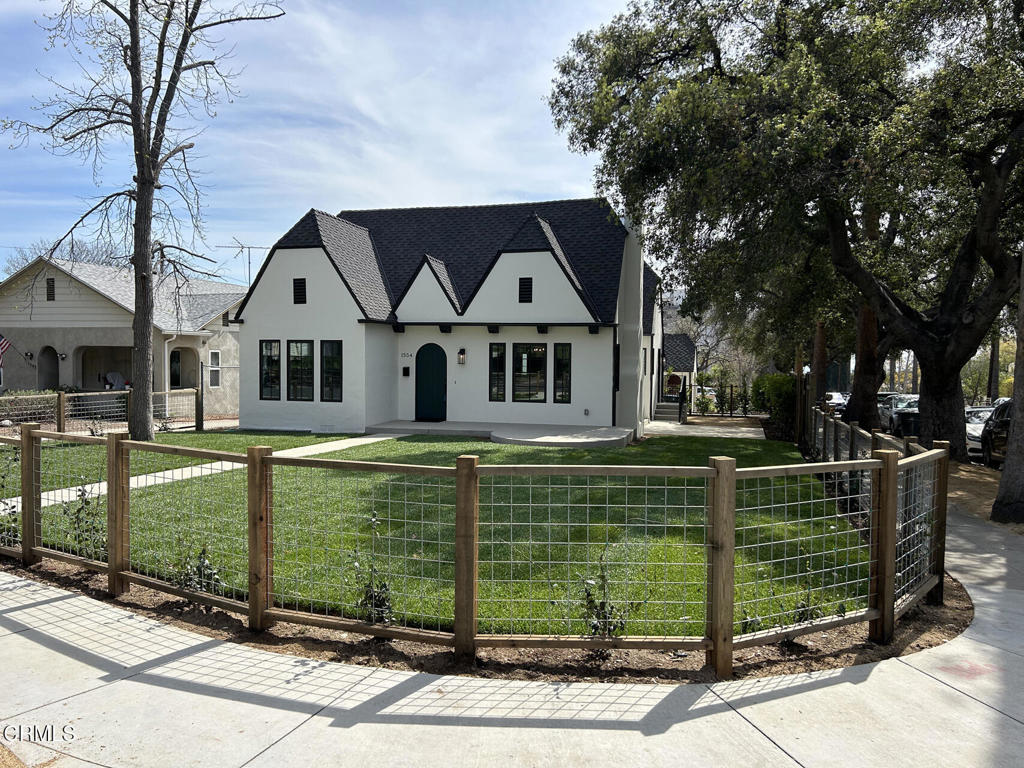 1554 E Howard Street Property Photo