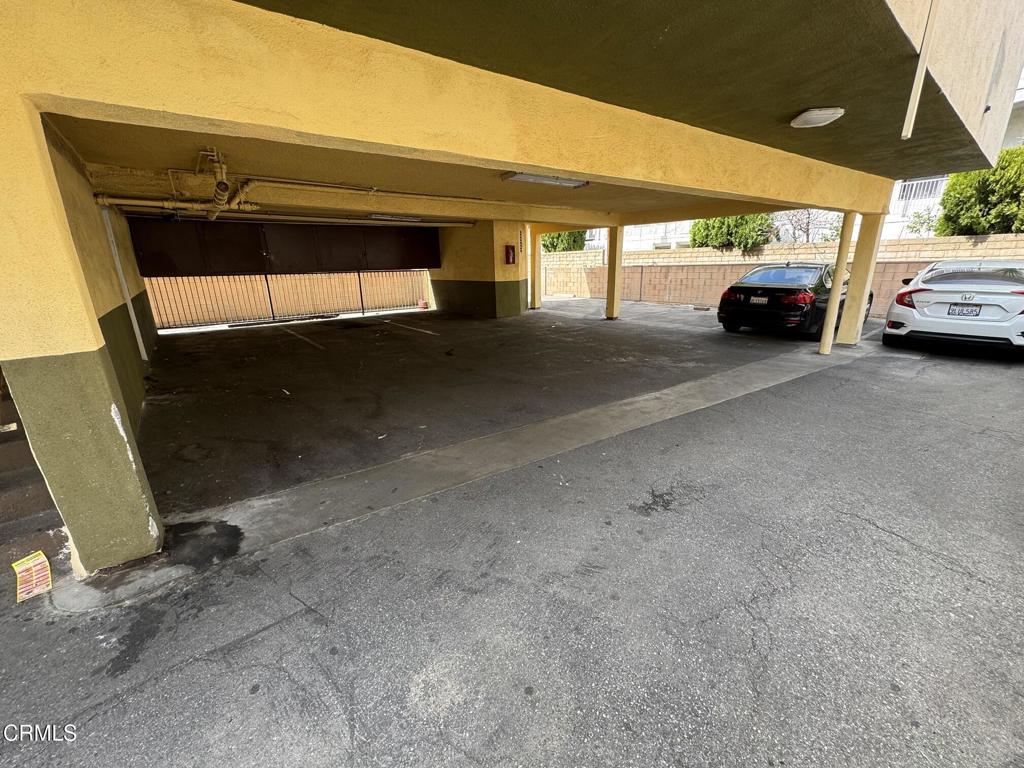 14553 Hartland Street Property Photo 8