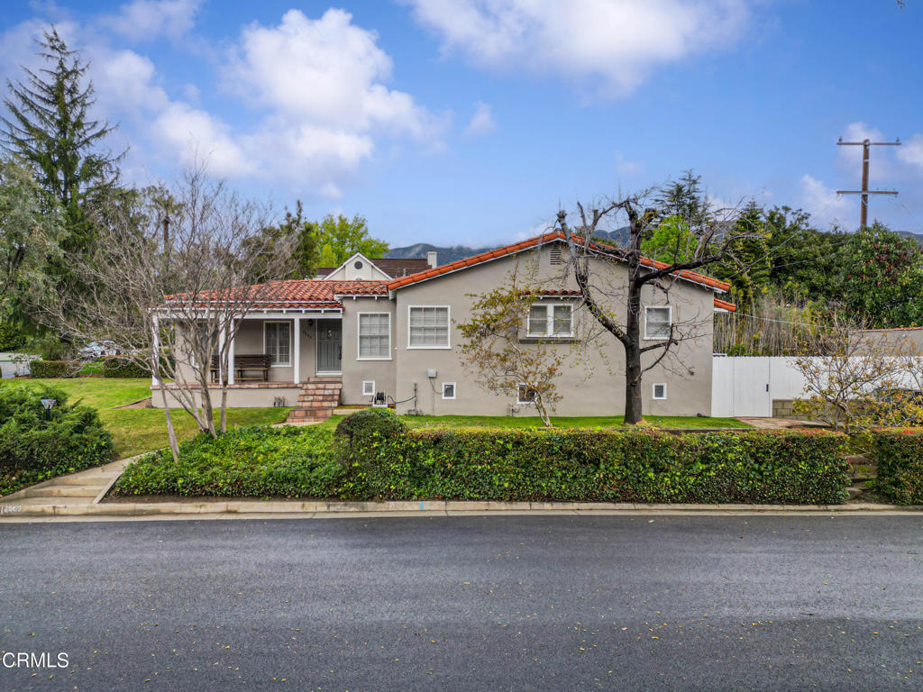 4602 Alta Canyada Road Property Photo