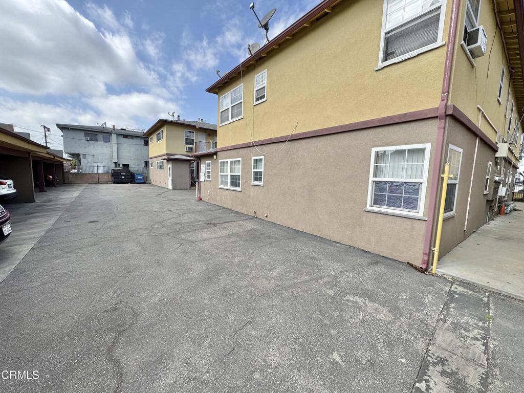 14306 Vanowen Street Property Photo 7
