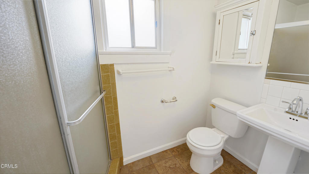 544 Salem Street Property Photo 9
