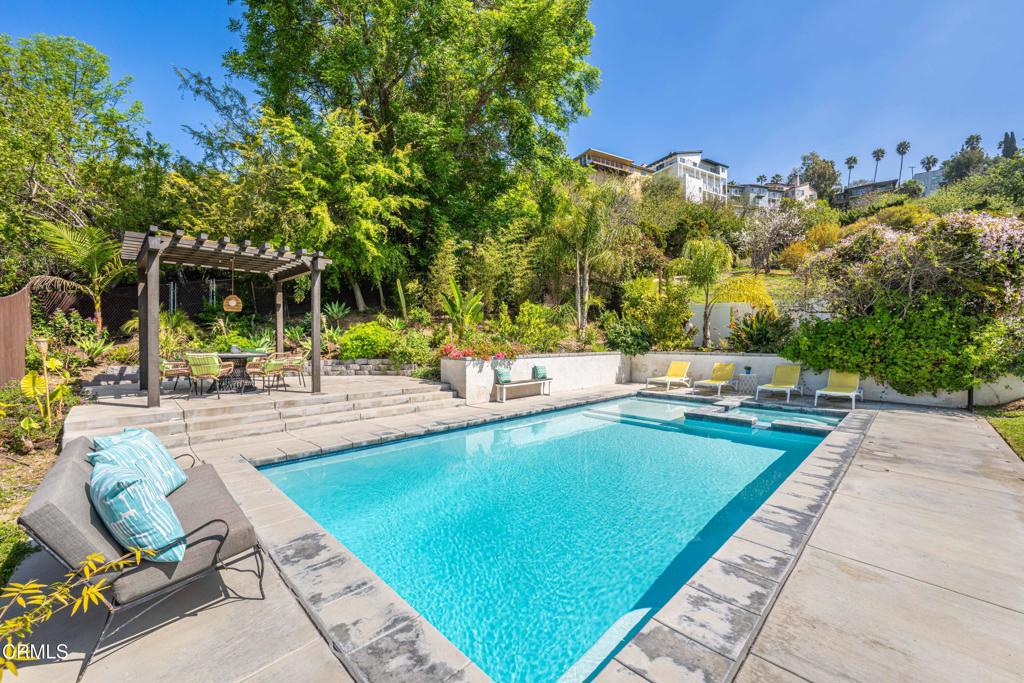 715 El Atajo Street Property Photo