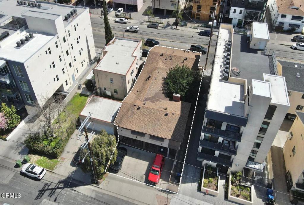 5237 Cahuenga Boulevard Property Photo