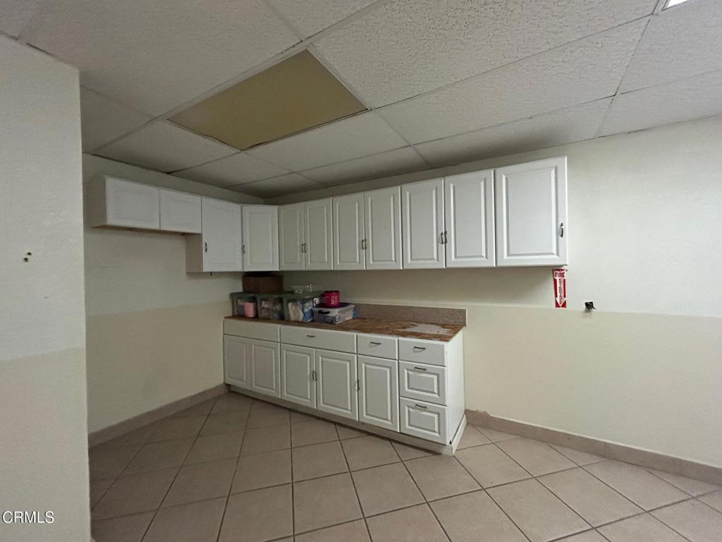 1745 N Mount Vernon Avenue Property Photo 7