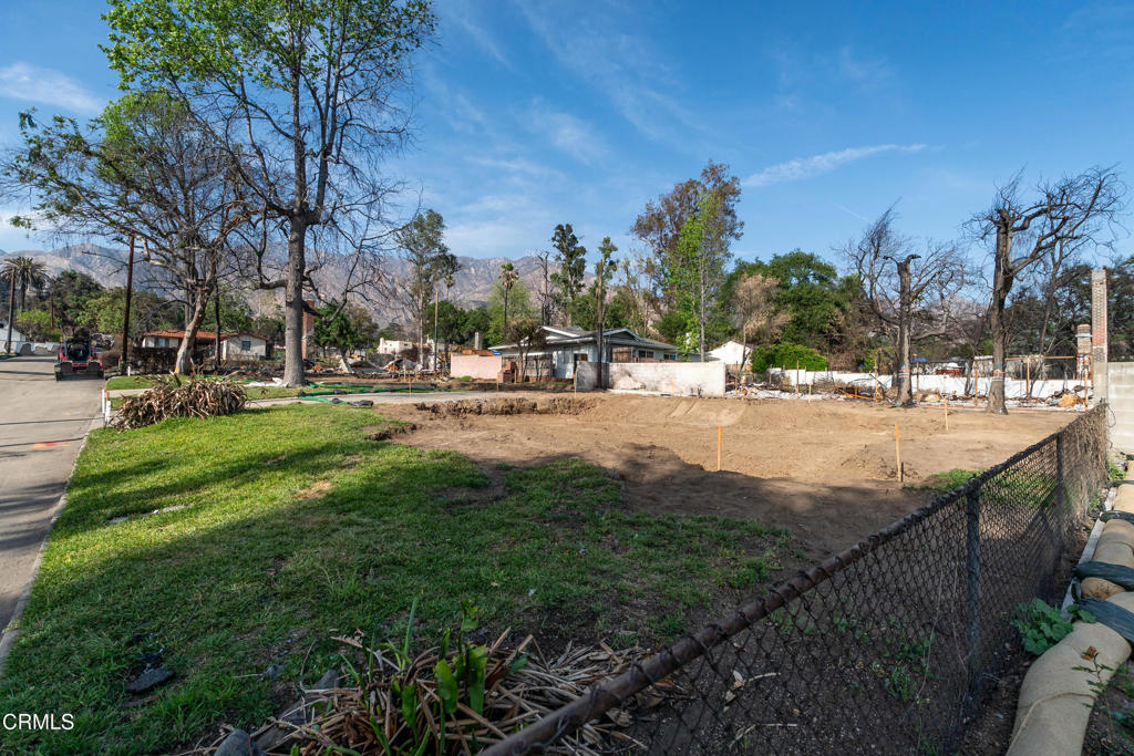 2420 Mar Vista Avenue Property Photo 2