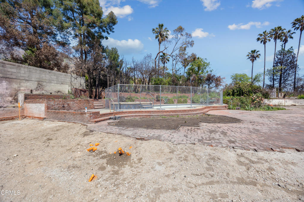 1437 Crest Drive Property Photo 4