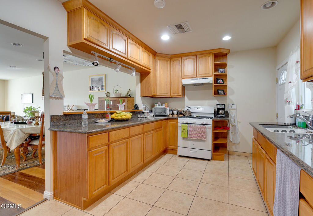 1517 E Washington Boulevard Property Photo 8