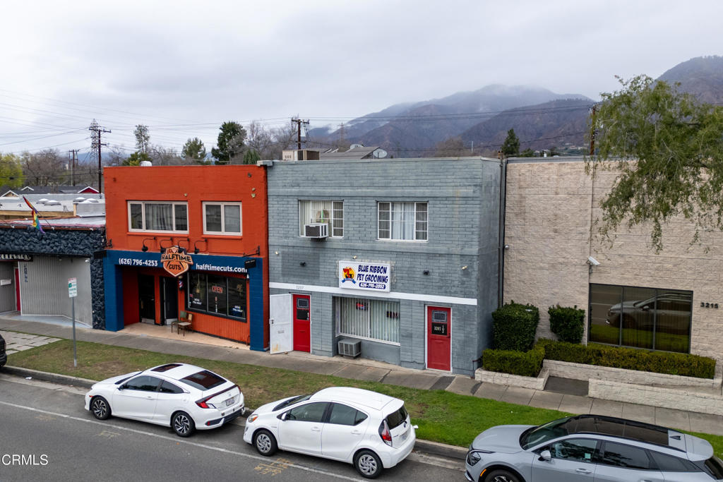 3207 E Foothill Boulevard Property Photo 3