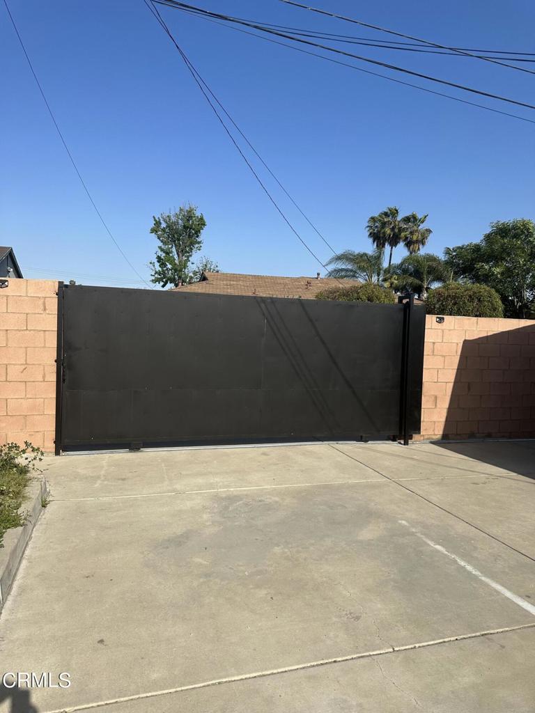 1734 Indian Hill Boulevard Property Photo 3