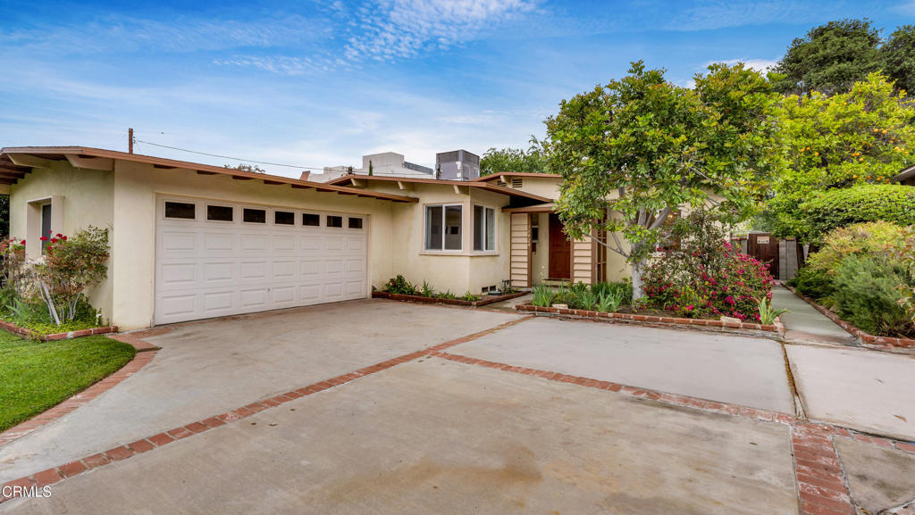 10424 Mcvine Avenue Property Photo 1