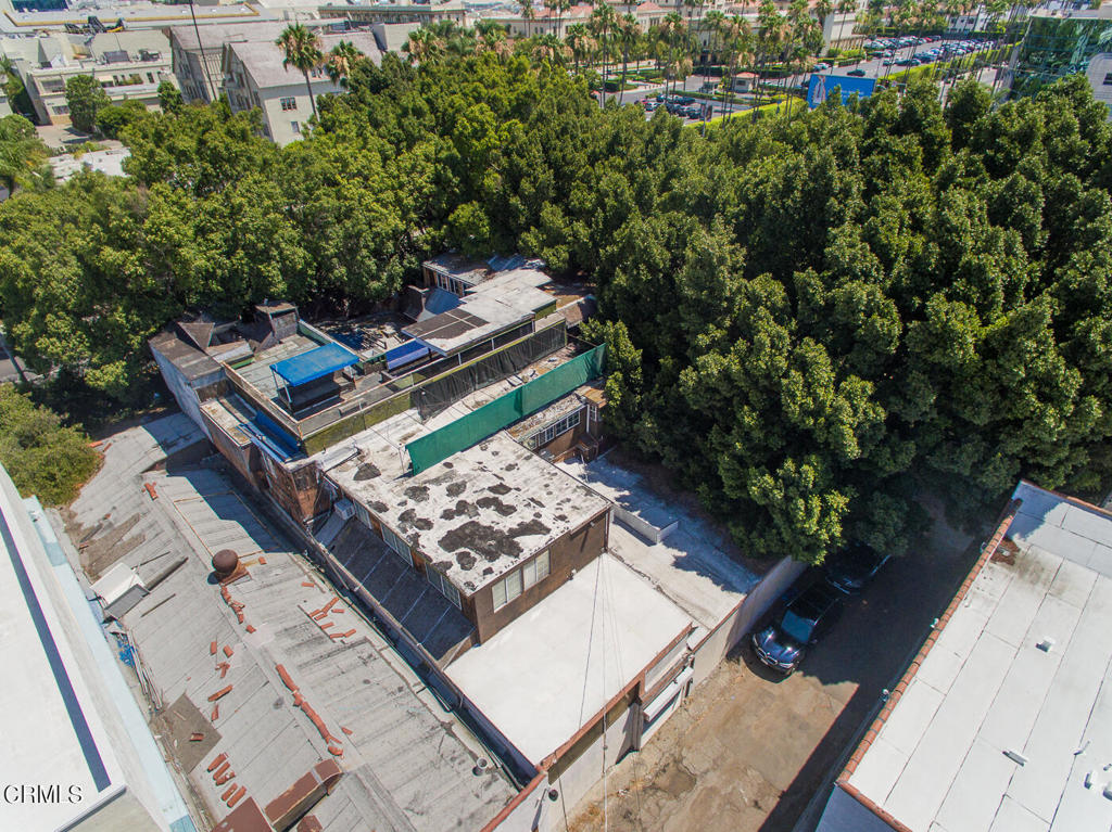 5426 Melrose Avenue Property Photo 2