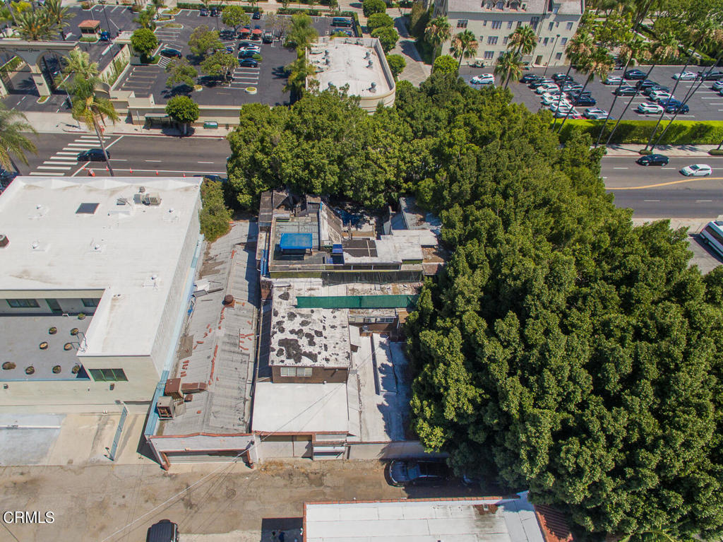 5426 Melrose Avenue Property Photo 7