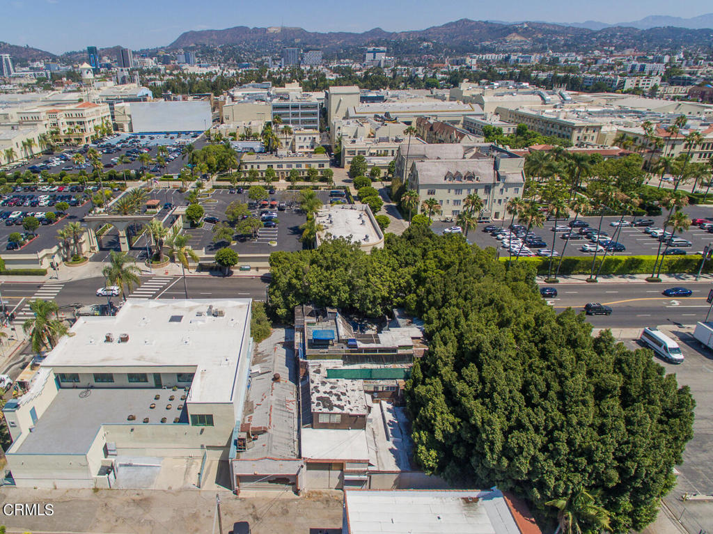 5426 Melrose Avenue Property Photo 8
