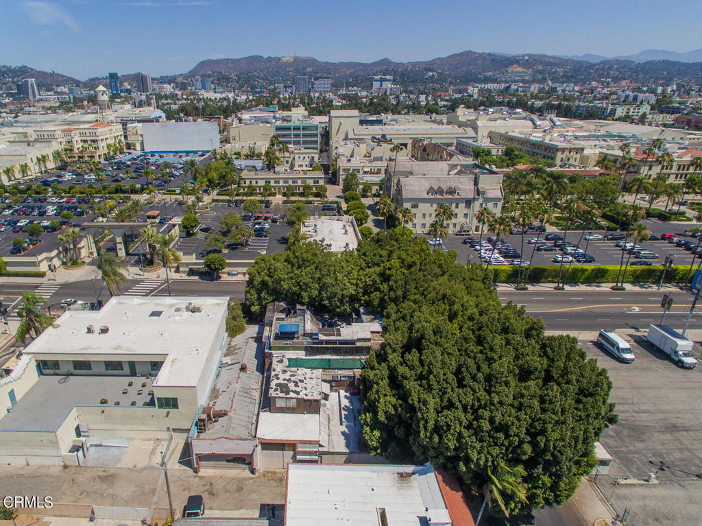 5426 Melrose Avenue Property Photo 11