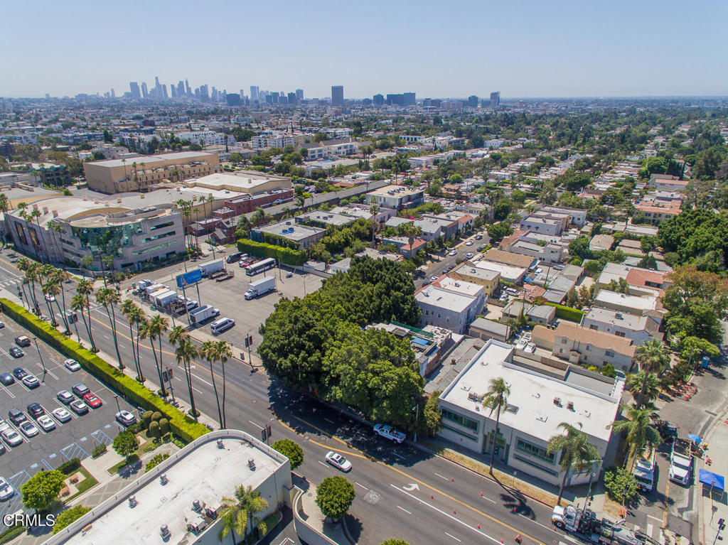 5426 Melrose Avenue Property Photo 14