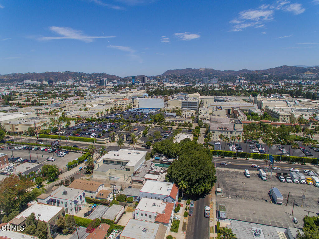 5426 Melrose Avenue Property Photo 18