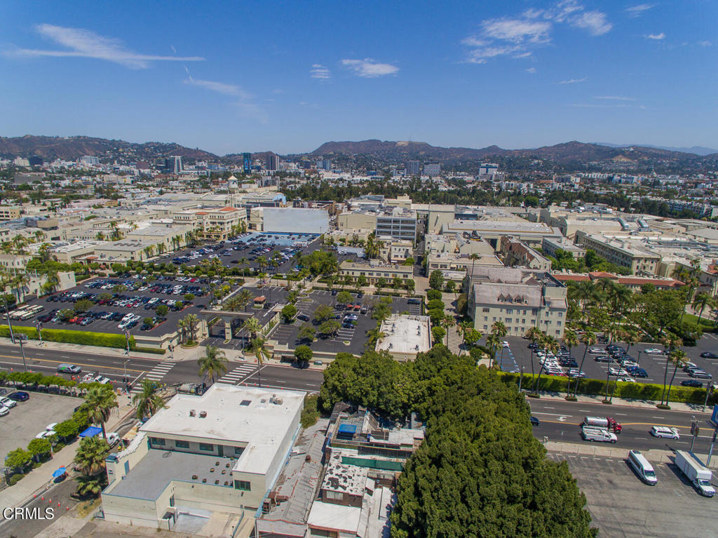5426 Melrose Avenue Property Photo 19