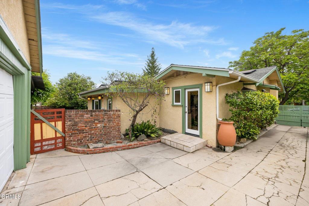 1712 N El Molino Avenue Property Photo 14