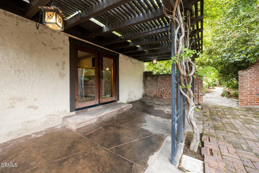 1712 N El Molino Avenue Property Photo 17