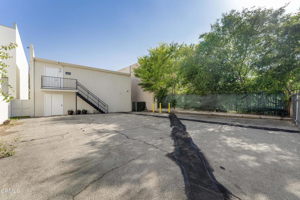 2800 E Walnut Street Property Photo 4