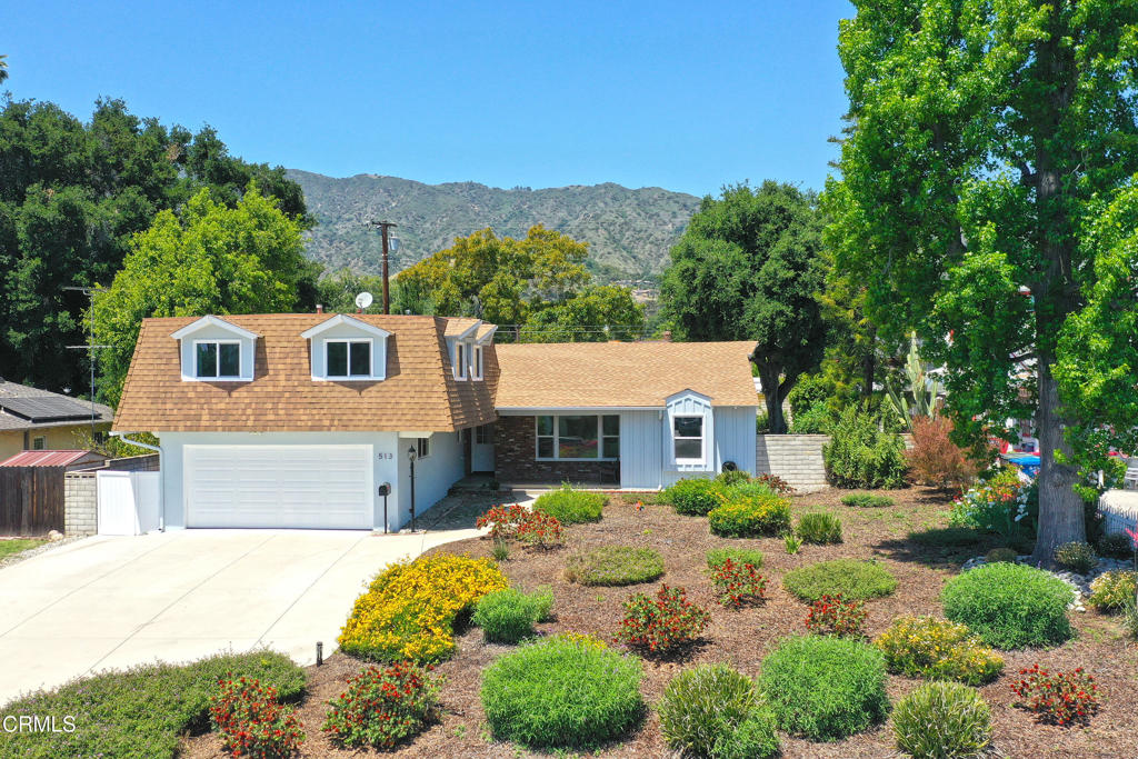 513 E Comstock Avenue Property Photo 1