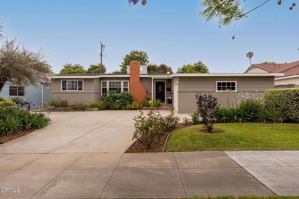 2055 Fremont Avenue Property Photo 1