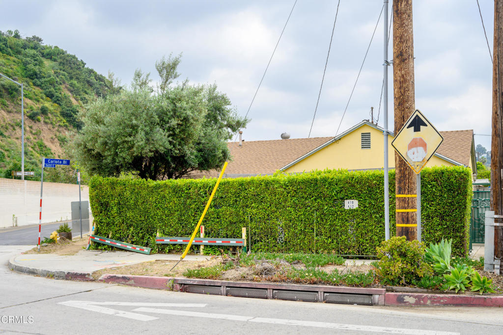5621 Carlota Boulevard Property Photo 1