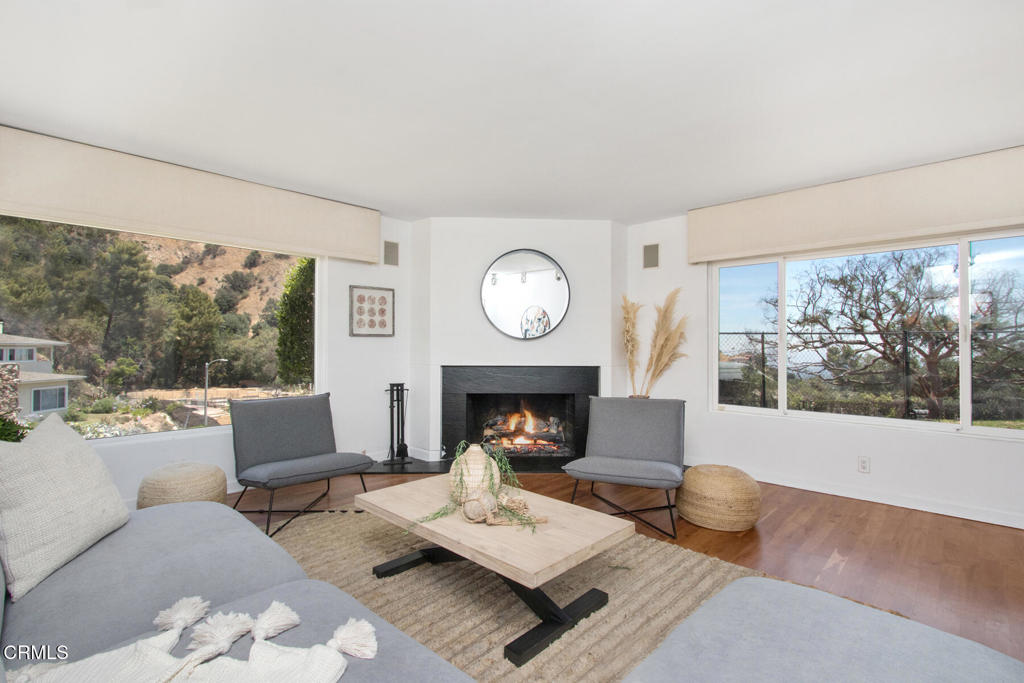 3345 Rubio Crest Drive Property Photo 4