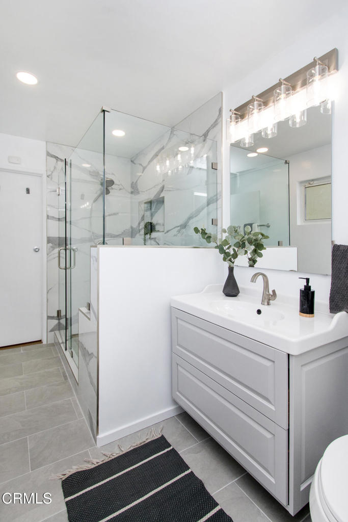 3345 Rubio Crest Drive Property Photo 13