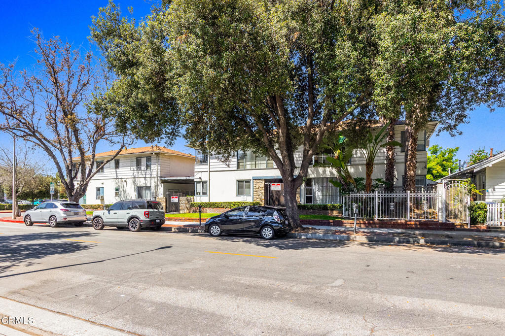 275 N Garfield Avenue Property Photo 3