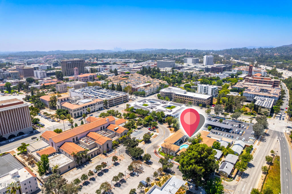 275 N Garfield Avenue Property Photo 8