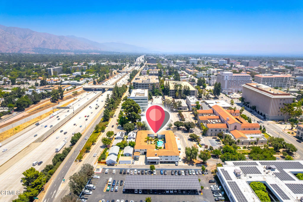 275 N Garfield Avenue Property Photo 9