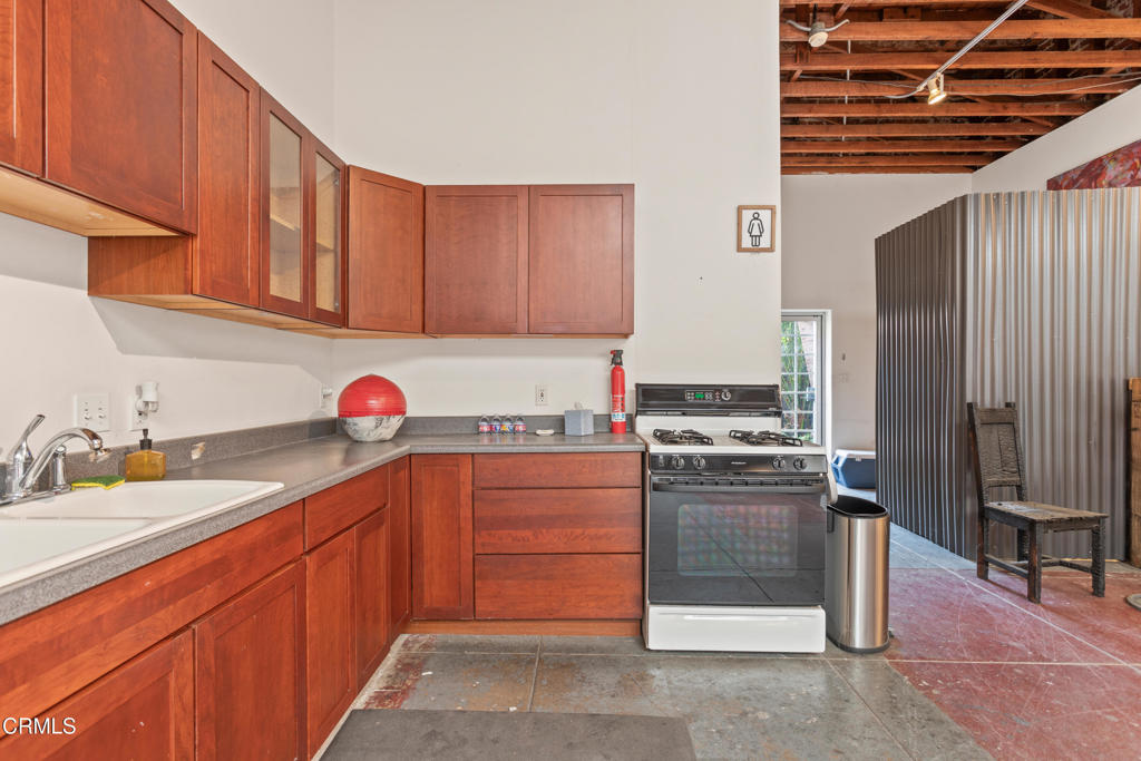 1312 S Pacific Avenue Property Photo 17