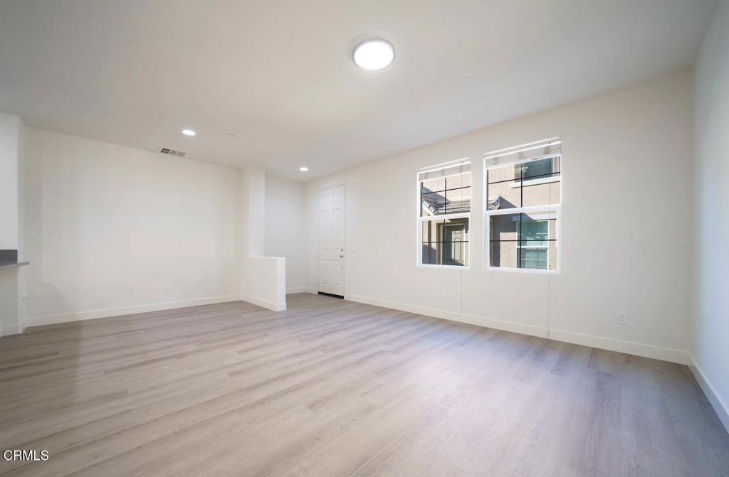 27285 Blue Spruce Place Property Photo 8